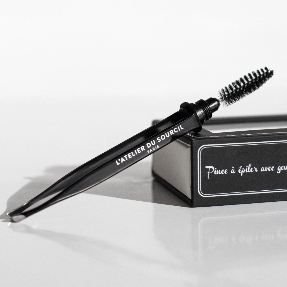 Pince à épiler avec Goupillon Stylbrow+®