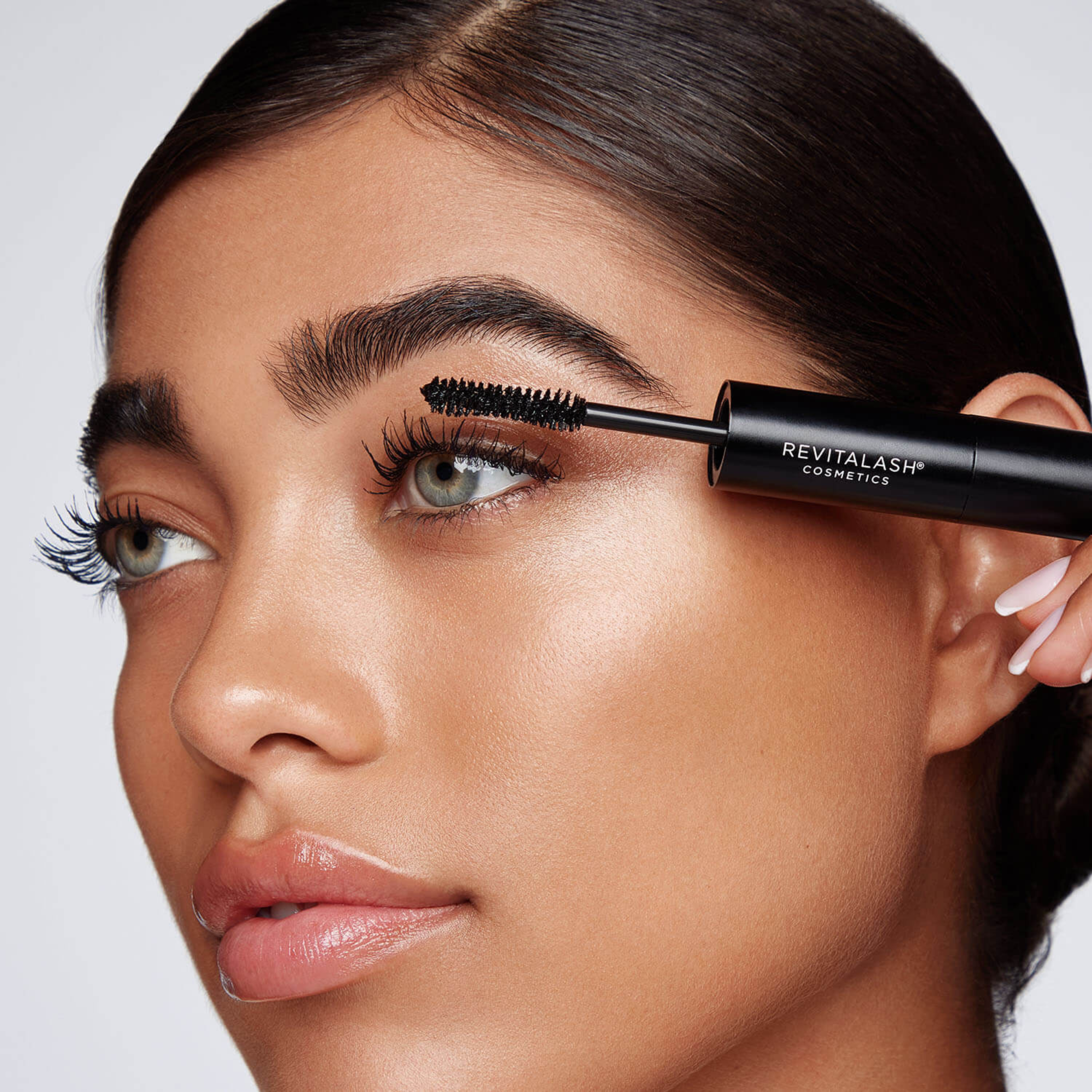 2-in-1 Volumizing Duo Mascara
